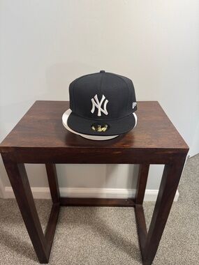 New Era Black and White New York Yankees Fitted Hat